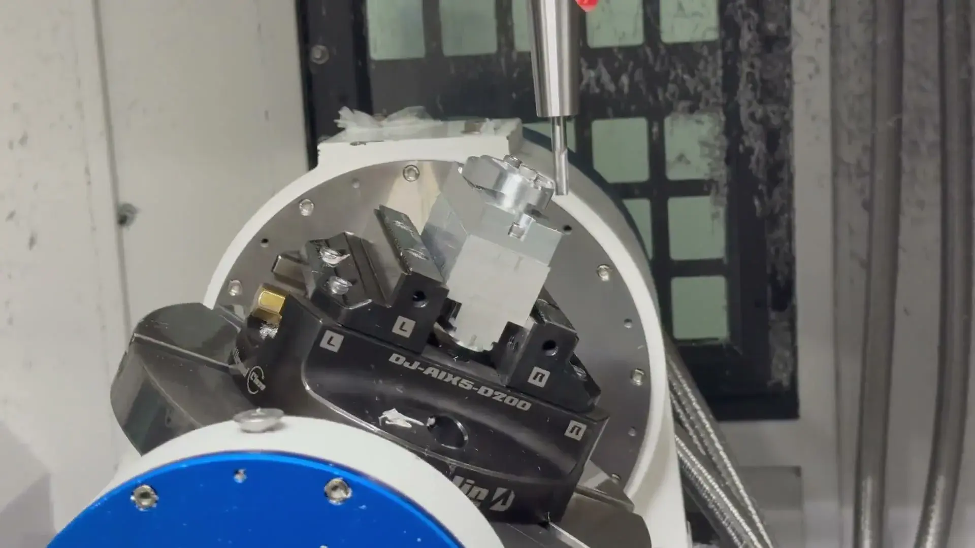 Vango Qingdao workshop — CNC machining and mold tooling floor